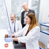3 scientists working in a lab